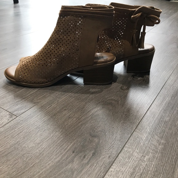 Heels from justice - Picture 3 of 3